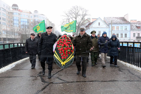 Click to download...