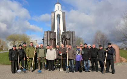 Субботник на Островe Мужества и Скорби