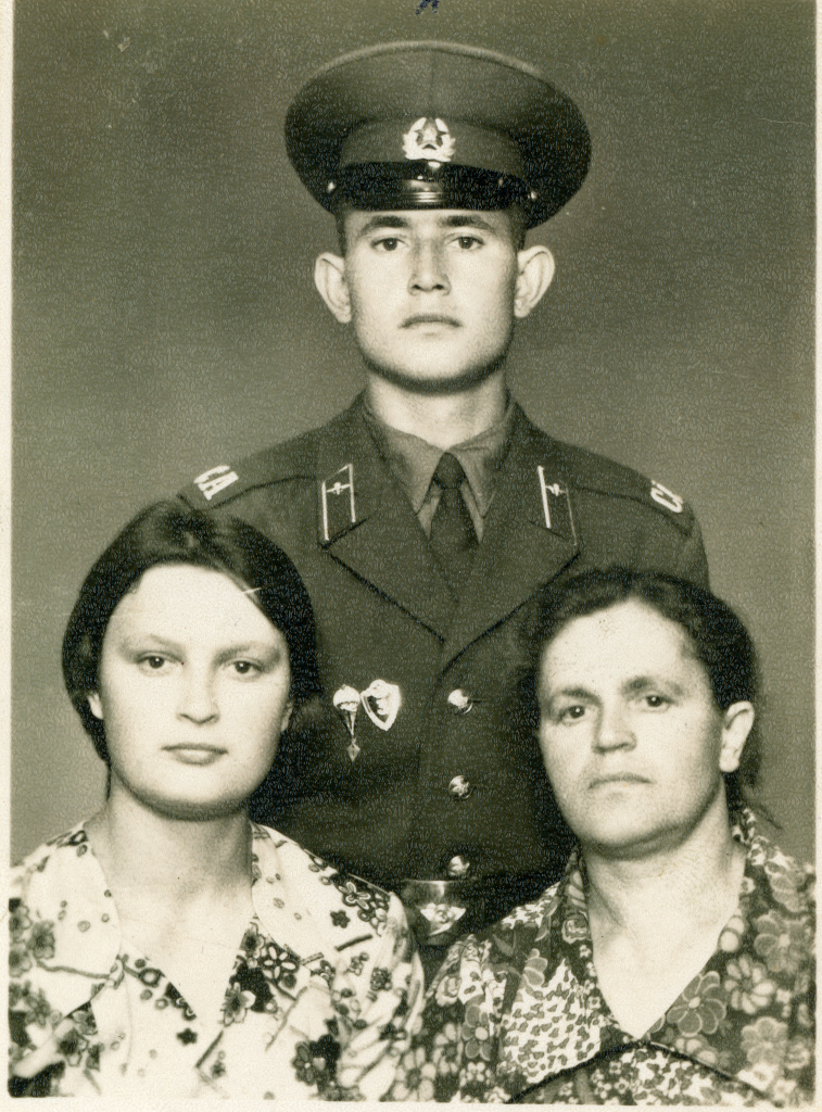 5 - Коля, мама, Рая.jpg